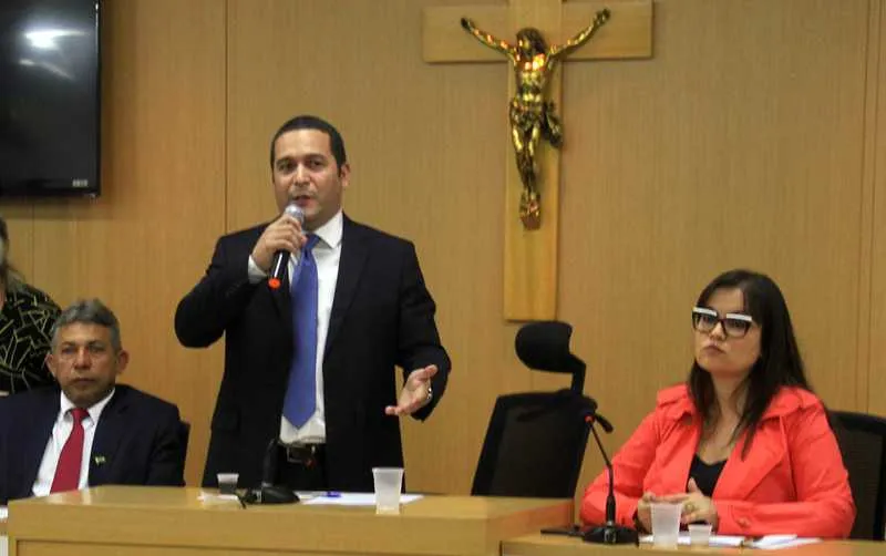 Presidente da audiência, Sandro Almeida (PSDB) lamentou ausência de representante da Marquise