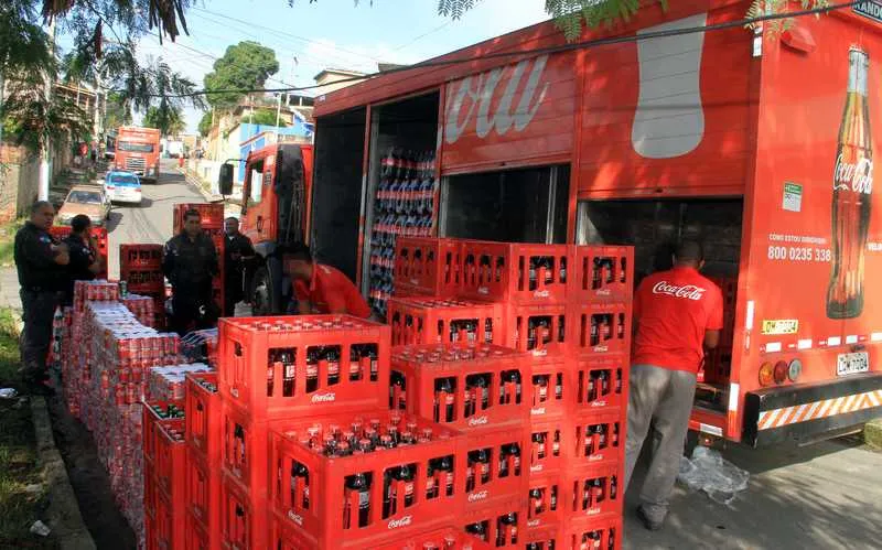 Os caminhões haviam sido roubados por criminosos em um dos acessos à BR-101, no Mutuá