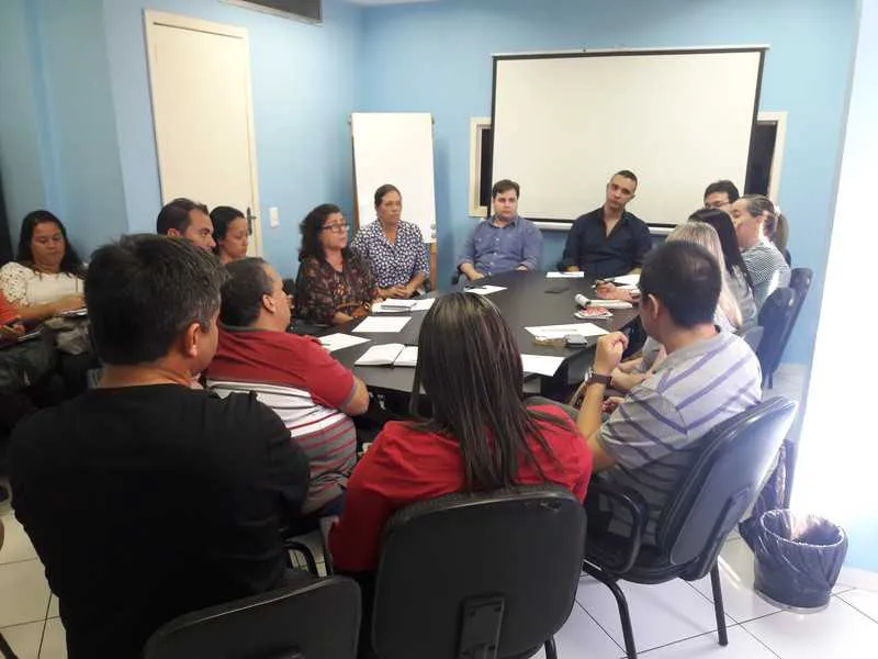 O objetivo foi  acompanhar o processo de trabalho, conduta médica, posicionamento profissional, condições das unidades básicas, como a infraestrutura e insumos.