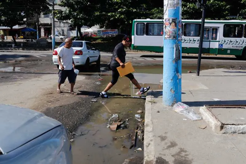 As obras vão acabar com os vazamentos constantes nas ruas