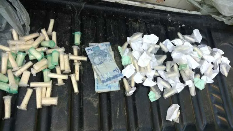 Os dois detidos já tinham anotações criminais