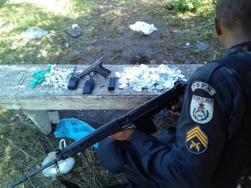 RD foi baleado e adolescente apreendido no Morro da Torre