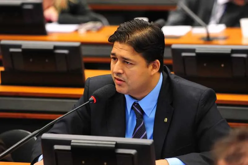 Roberto Sales (PRB/RJ) é o relator do projeto de lei na comissão
