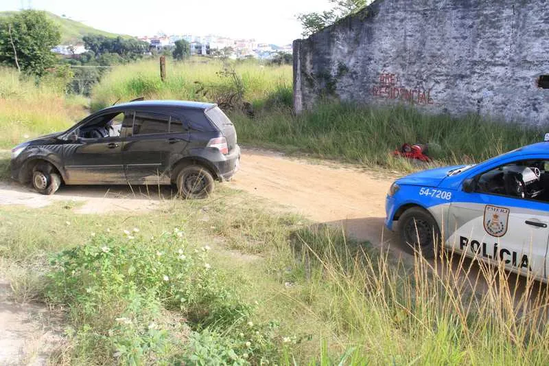 Vítima teria sido morta em outro local e deixada no Arsenal