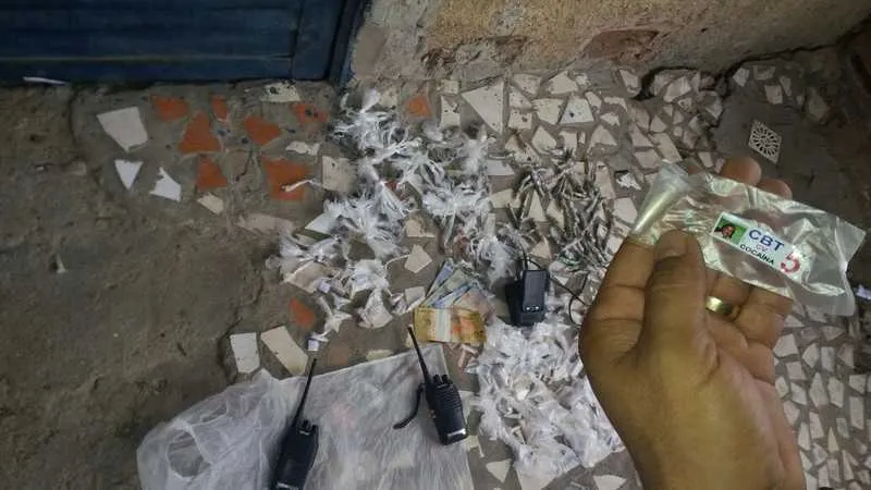 Drogas e o restante do material foram levados para a 74ªDP