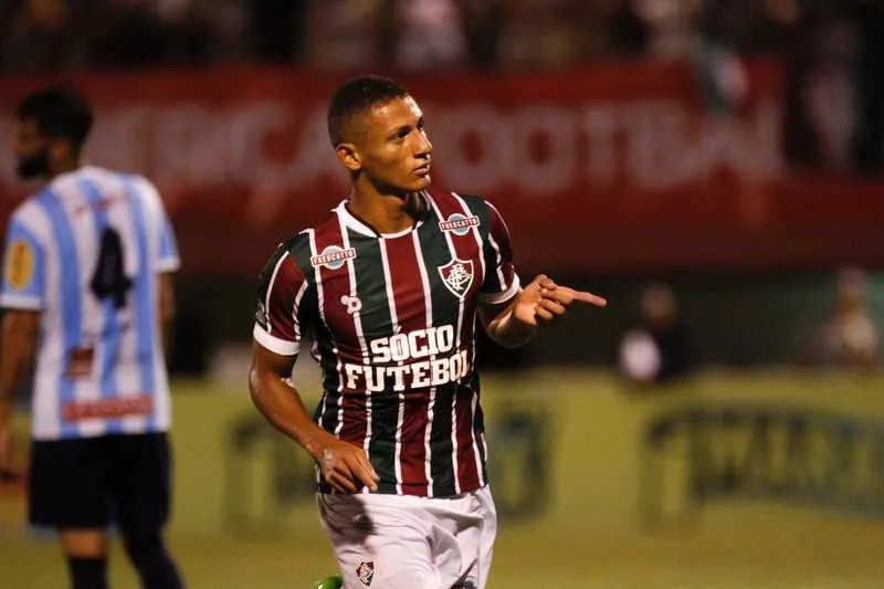 O atacante Richarlison está confirmado no ataque tricolor, hoje à noite, contra o Grêmio
