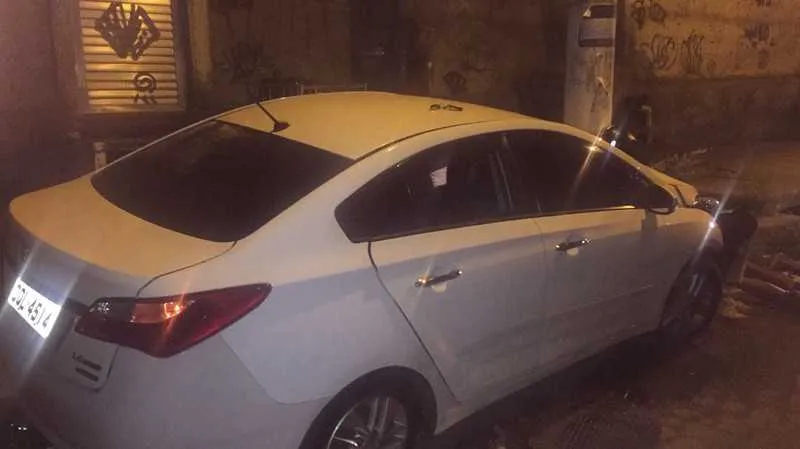 Trio foi detido depois e roubar carro e fazer vítima de refém