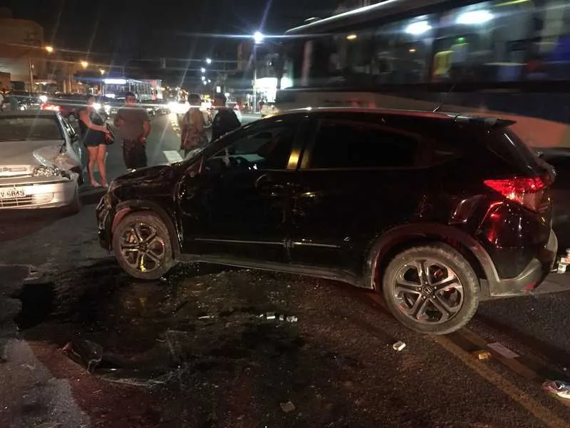 A perseguição acabou em Vila Lage, São Gonçalo, onde o veículo com os criminosos capotou