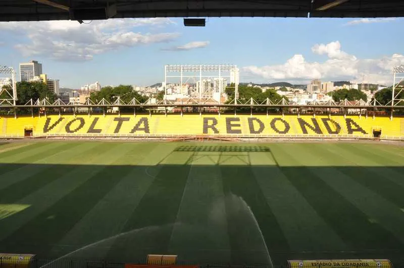 O estádio Raulino de Oliveira, em Volta Redonda, costuma receber jogos do Rubro-Negro