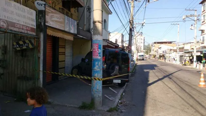 Imagem ilustrativa da imagem Acidente na Avenida Dezoito do Forte deixa um ferido