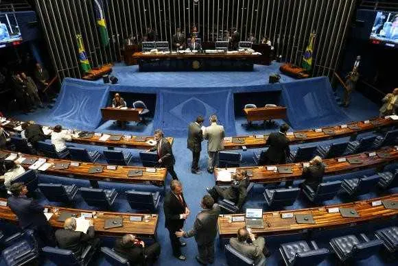 Plenário do Senado aprova, em segundo turno, a proposta de emenda à Constituição (PEC) do fim do foro privilegiado