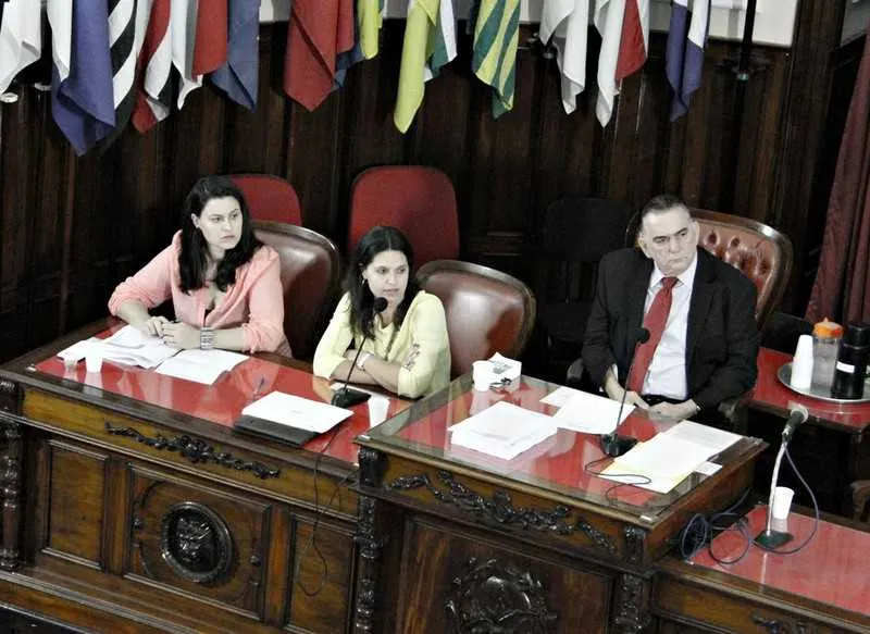 Representantes do Executivo e do Legislativo discutiram as possibilidades de orçamento para 2018