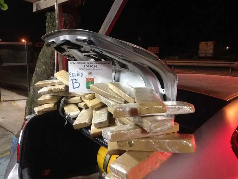 Segundo a polícia, drogas saíram do Salgueiro, em SG, para abastecer bocas de fumo de Búzios