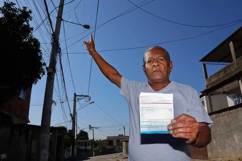 Imagem ilustrativa da imagem Nove postes estão sem iluminação após troca de fiação no Colubandê