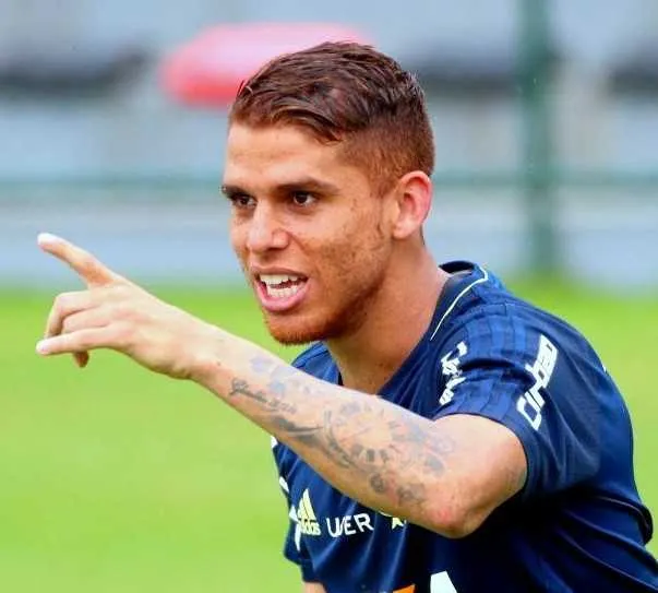 O volante Cuellar deve começar jogando contra o Alvinegro