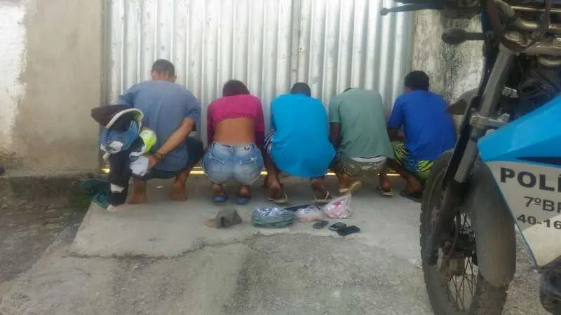  Foram apreendidas 463 cápsulas de cocaína com os acusados