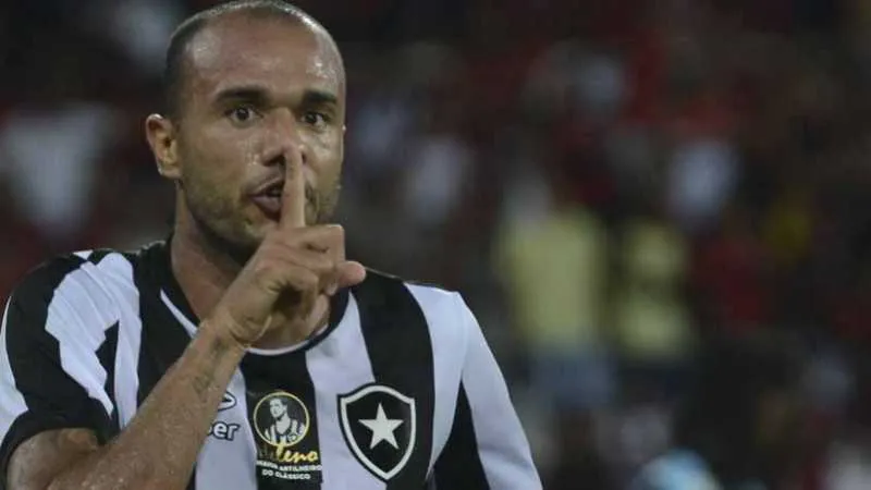 Roger e Guerrero são as apostas para os ataques de Bota e Fla