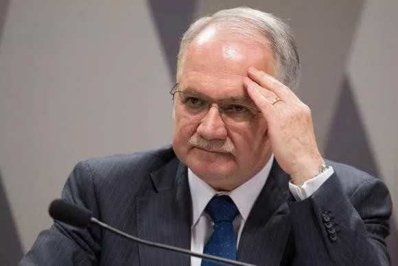 Indicação do jurista Luiz Edson Fachin para uma vaga de ministro no STF será votada nesta terça-feira pelo plenário do Senado. Na semana passada, ele teve o nome aprovado pela Comissão de Constituição e Justiça, após uma longa sabatina