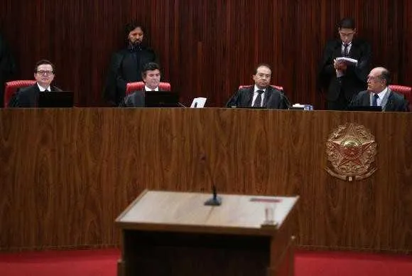Ministros rejeitaram questões apresentadas pelos advogados de defesa da chapa ontem