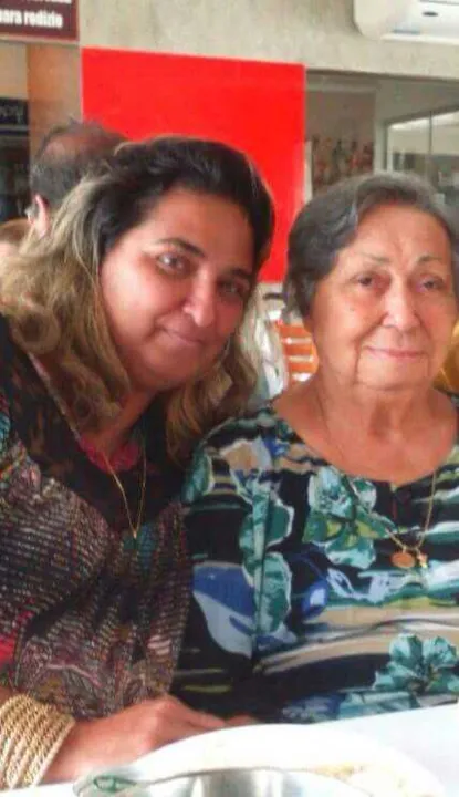 Simone e a mãe, Yonne
