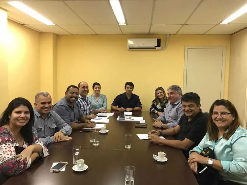 Os secretários municipais estiveram com o secretário de Estado para melhorar os atendimentos