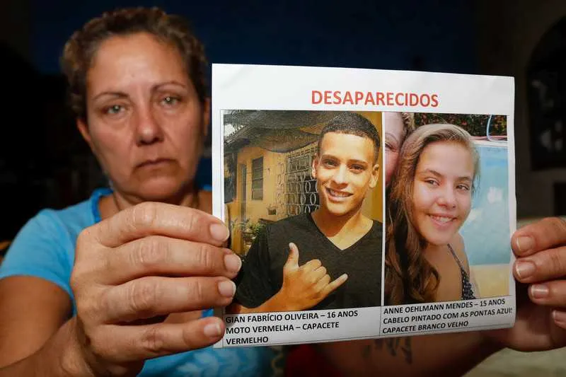  Mãe gravou vídeo sobre o desaparecimento dos estudantes