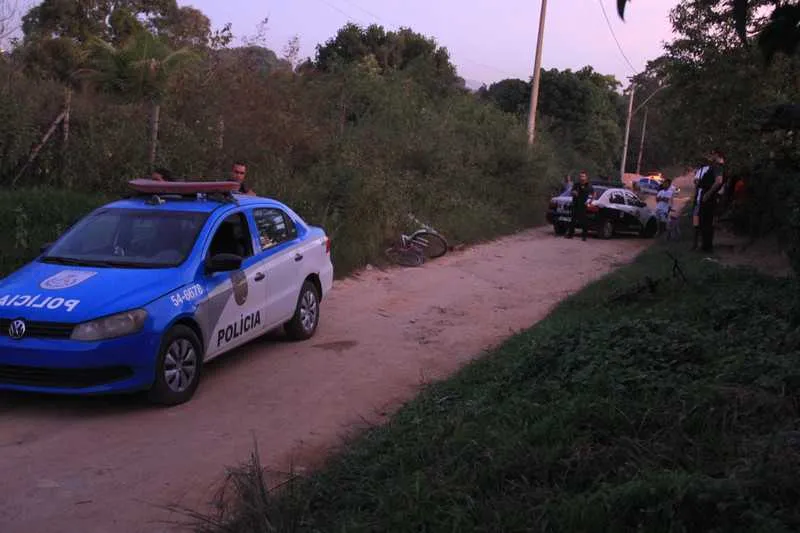 Segundo a polícia, a vítima foi atingida por vários disparos