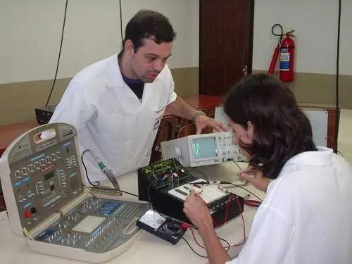 Um dos cursos oferecidos é o de Eletrônica que tem vagas, inclusive, para unidade em Niterói