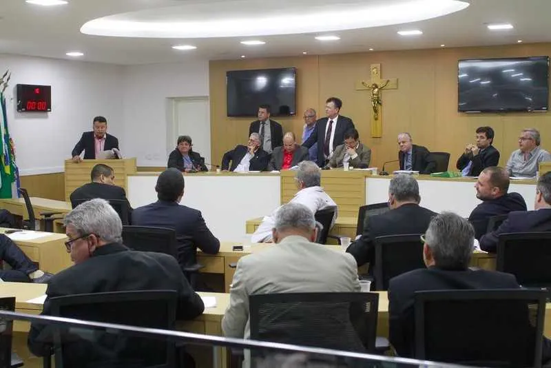 Mensagem do Executivo foi aprovada por 25 votos favoráveis