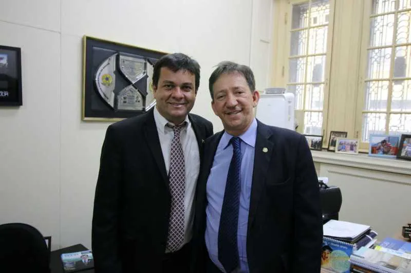 A indicação da Medalha Tiradentes para Diney Marins é do deputado estadual Nivaldo Mulim