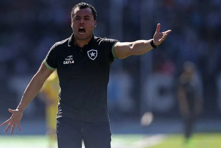  O técnico Jair Ventura lamentou os pontos perdidos no Niltão