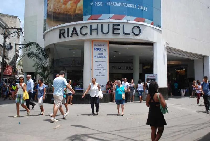 As lojas do Pátio Alcântara, por exemplo, funcionam das 9h às 15h, e a praça de alimentação, das 10h às 16h