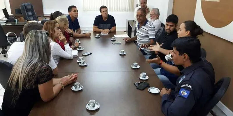 Prefeito Marquinho Mendes se reuniu com representantes de diferentes categorias, segunda à tarde