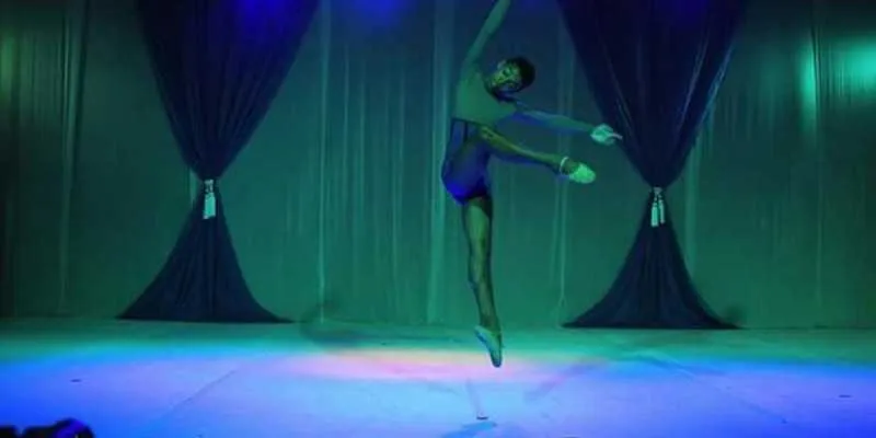 Glayson é aluno do Projeto Flor de Sal, que oferece aulas gratuitas de dança no município