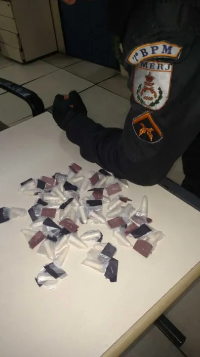 As drogas foram apreendidas com o suspeito no Buraco do Boi