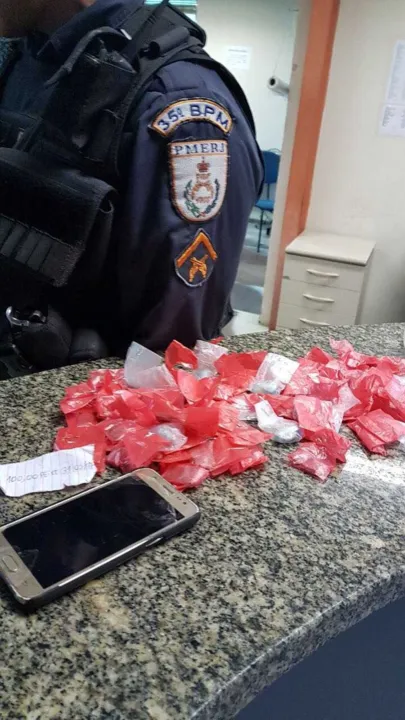 Imagem ilustrativa da imagem Preso com drogas em Itaboraí