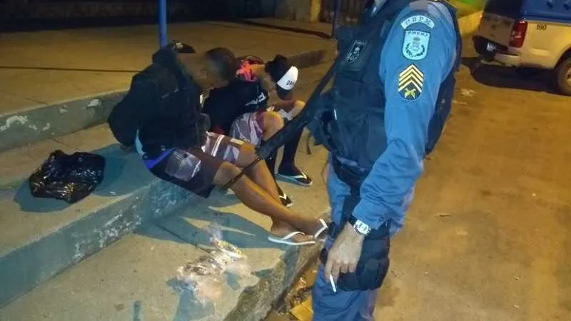 Maykon o menor foram capturados por PMs dentro de um veículo do aplicativo em Santa Luzia