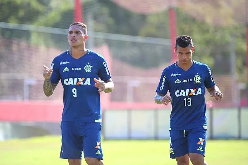  A dupla peruana, que estava com a seleção do seu país, estão à disposição do técnico Zè Ricardo