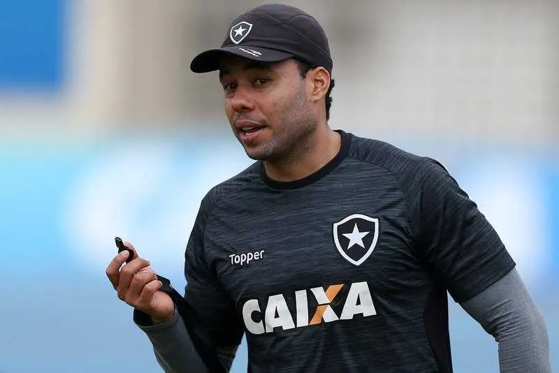 Técnico Jair Ventura quer seus jogadores ligados contra a ‘Chape’
