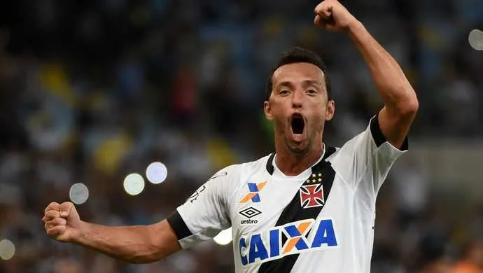 O meia Nenê voltou a jogar bem e recebeu elogios do treinador