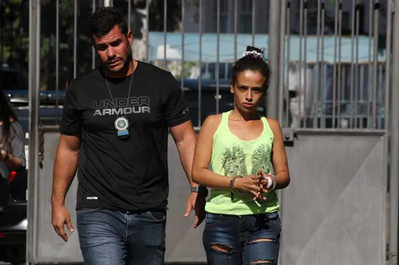  Agatha foi presa por agentes da Divisão de Homicídios após ser espancada por populares e buscar atendimento médico no Hospital Estadual Alberto Torres (Heat)