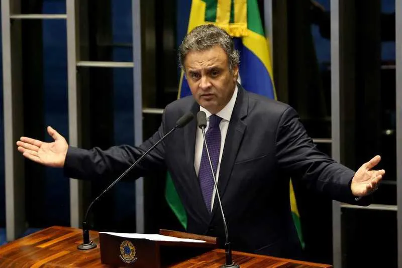O senado de Minas, Aécio Neves, já está afastado do cargo
