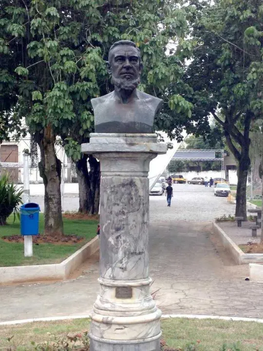 Atividade levará interessados ao busto de Joaquim Manuel