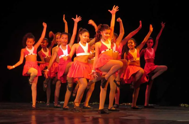 Público lotou o Teatro Municipal para assistir as coreografias de diferentes modalidades