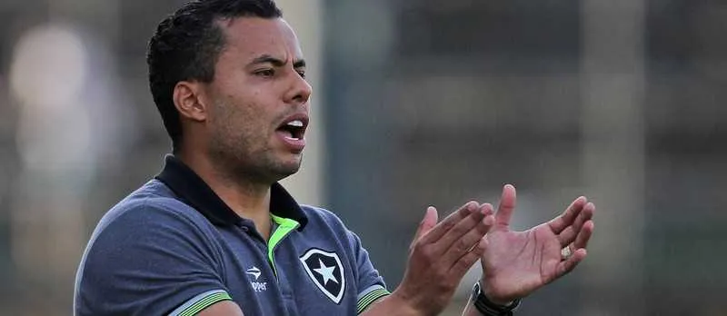 Jair Ventura está no segundo Campeonato Brasileiro à frente do time de General Severiano