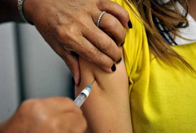Campanha visa aumentar cobertura da vacina contra HPV