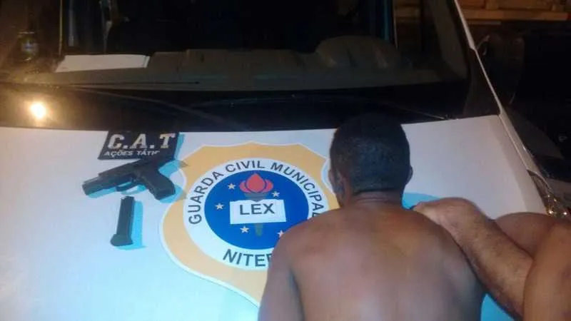 Imagem ilustrativa da imagem Baleado em assalto no Centro de Niterói