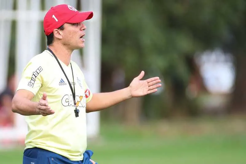 O técnico Zé Ricardo confirmou o retorno de três jogadores que não atuaram contra o Bahia