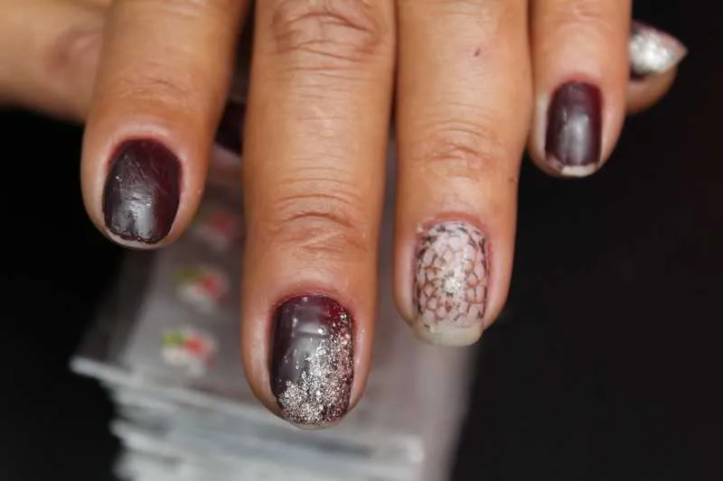 Imagem ilustrativa da imagem Decoração de unhas continua em alta entre as mulheres