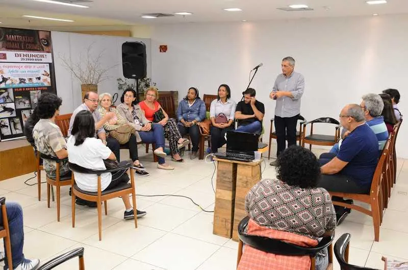 Na quinta-feira, protetores e representantes da Prefeitura realizaram uma roda de conversa